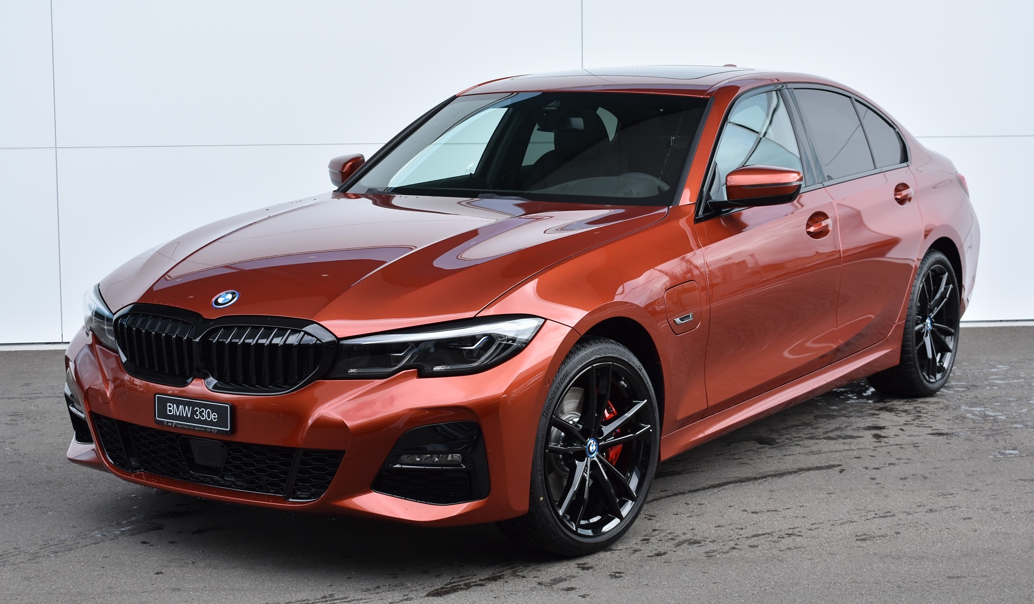 BMW 330e xDrive    – BCP